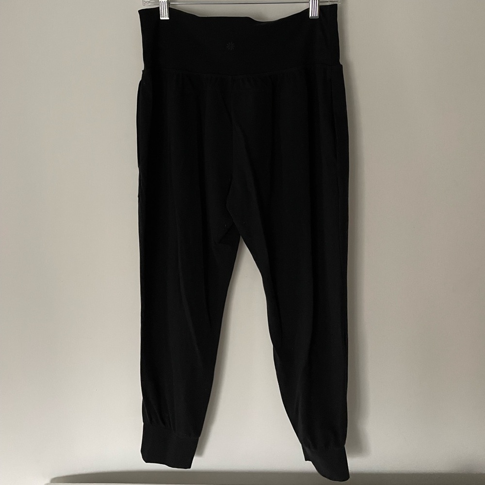 Athleta Salutation Jogger. Size MP. Black